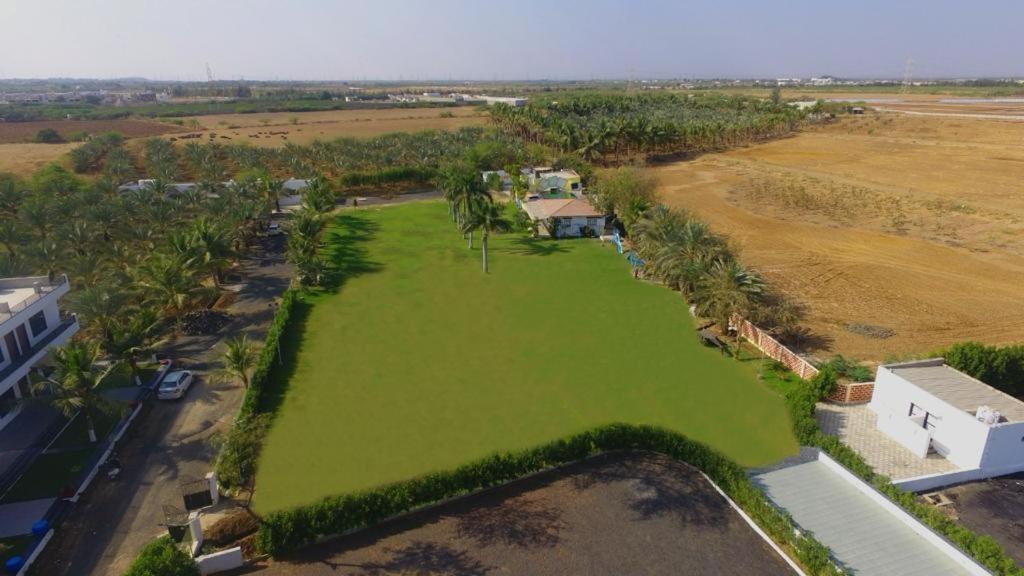 Srk Farm And Resort Anjar Exterior foto