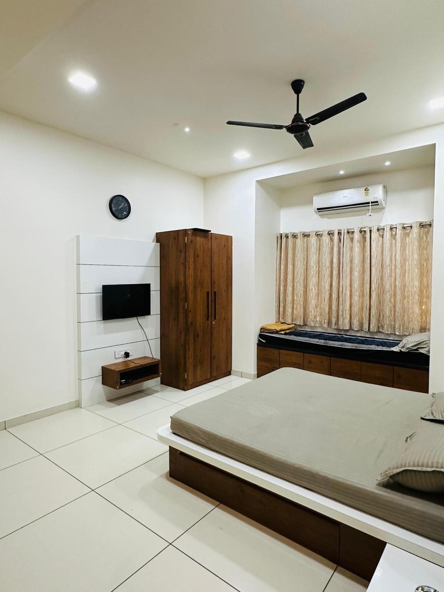 Srk Farm And Resort Anjar Exterior foto